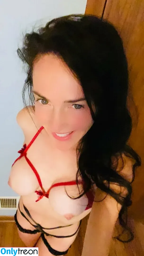 lilrosiedoll nude photo #0081 (rosiegirllondon)
