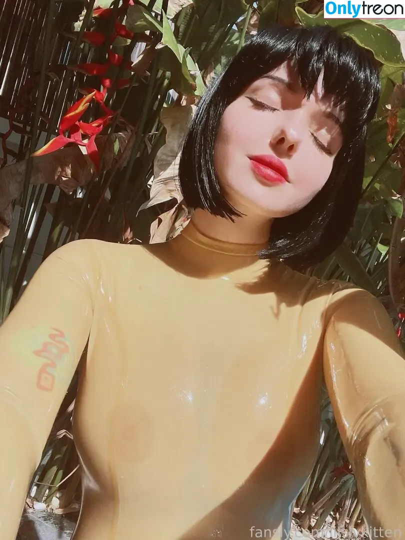 Lilslvkitten nude photo #0495 (lilvkitten)