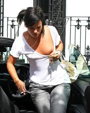 Lily Allen / lilyallen nude photo #0029