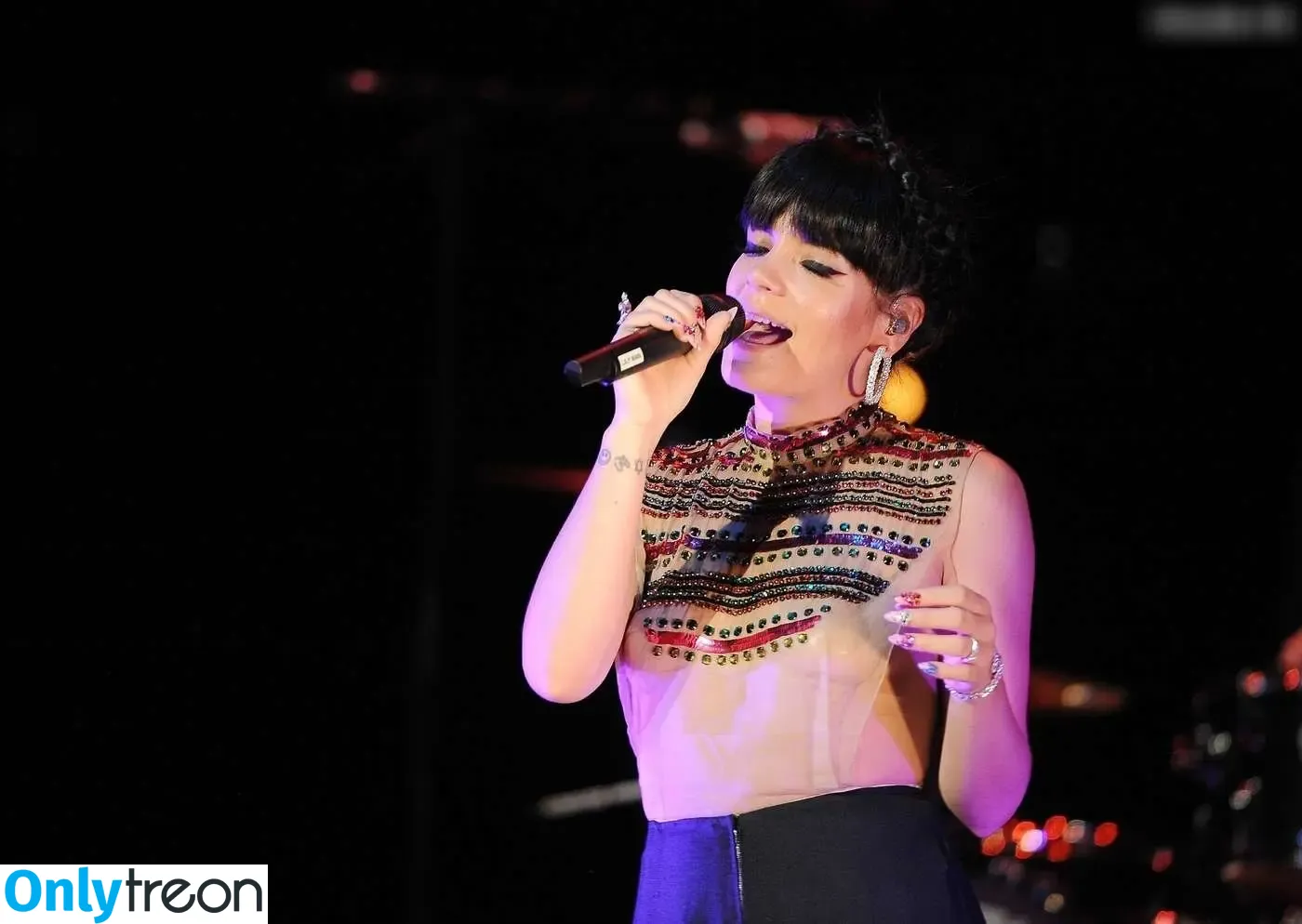 Lily Allen nude photo #0654 (lilyallen)