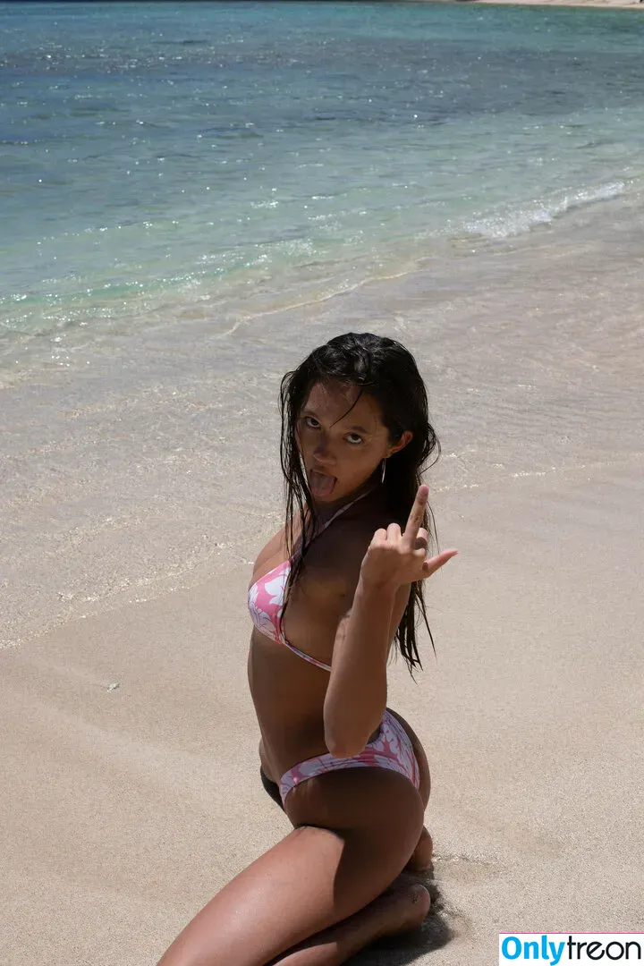 Lily Chee nude photo #0279 (lilychee)