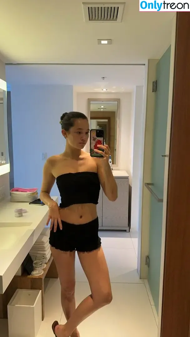 Lily Chee nude photo #0580 (lilychee)