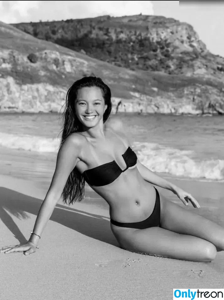 Lily Chee nude photo #0971 (lilychee)