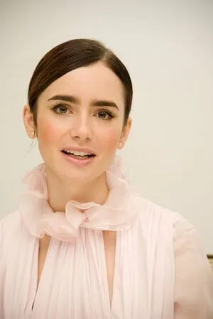Lily Collins / lilyjcollins nude photo #0009
