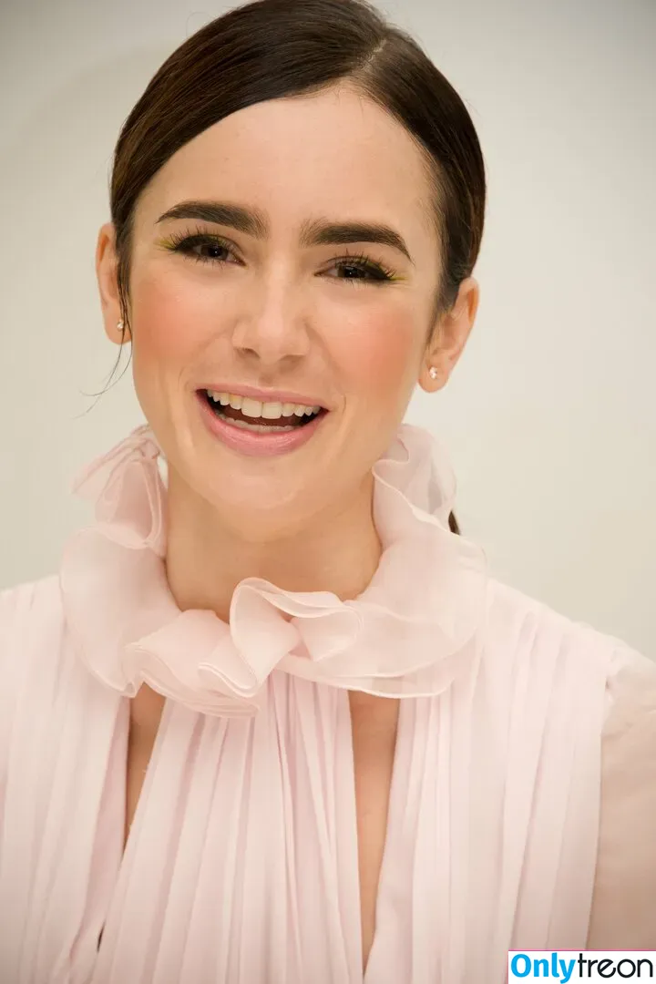 Lily Collins nude photo #0004 (lilyjcollins)