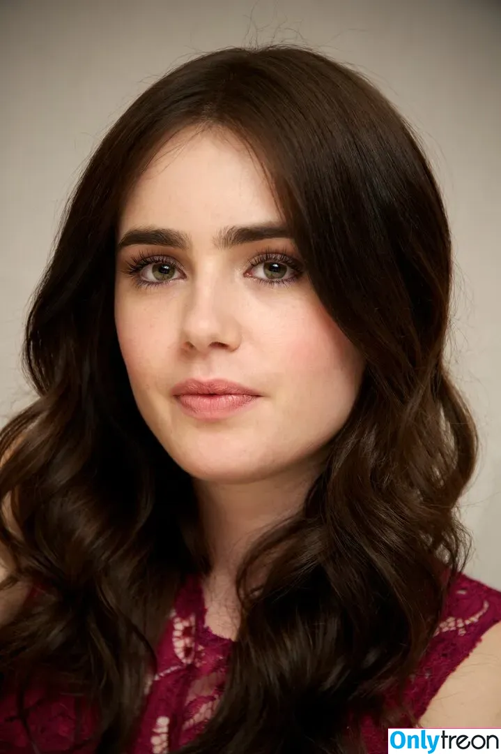 Lily Collins nude photo #0011 (lilyjcollins)