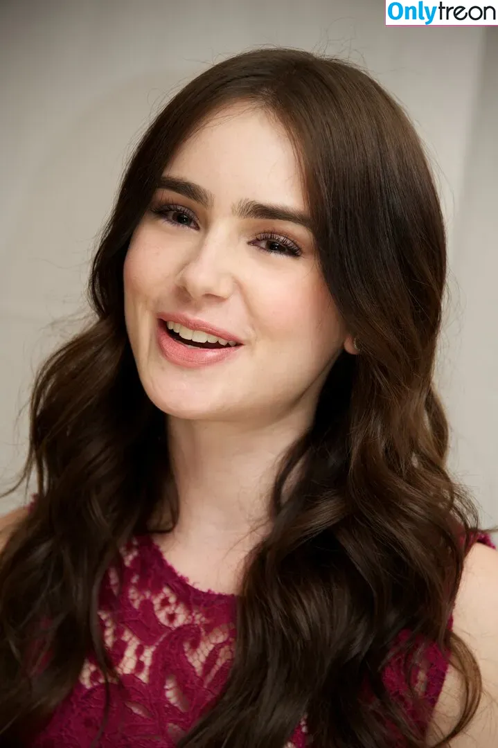 Lily Collins nude photo #0013 (lilyjcollins)