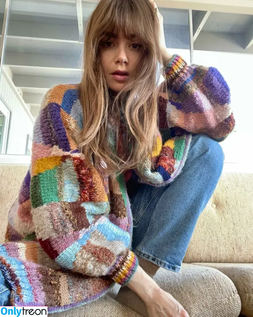 Lily Collins nude photo #0025 (lilyjcollins)