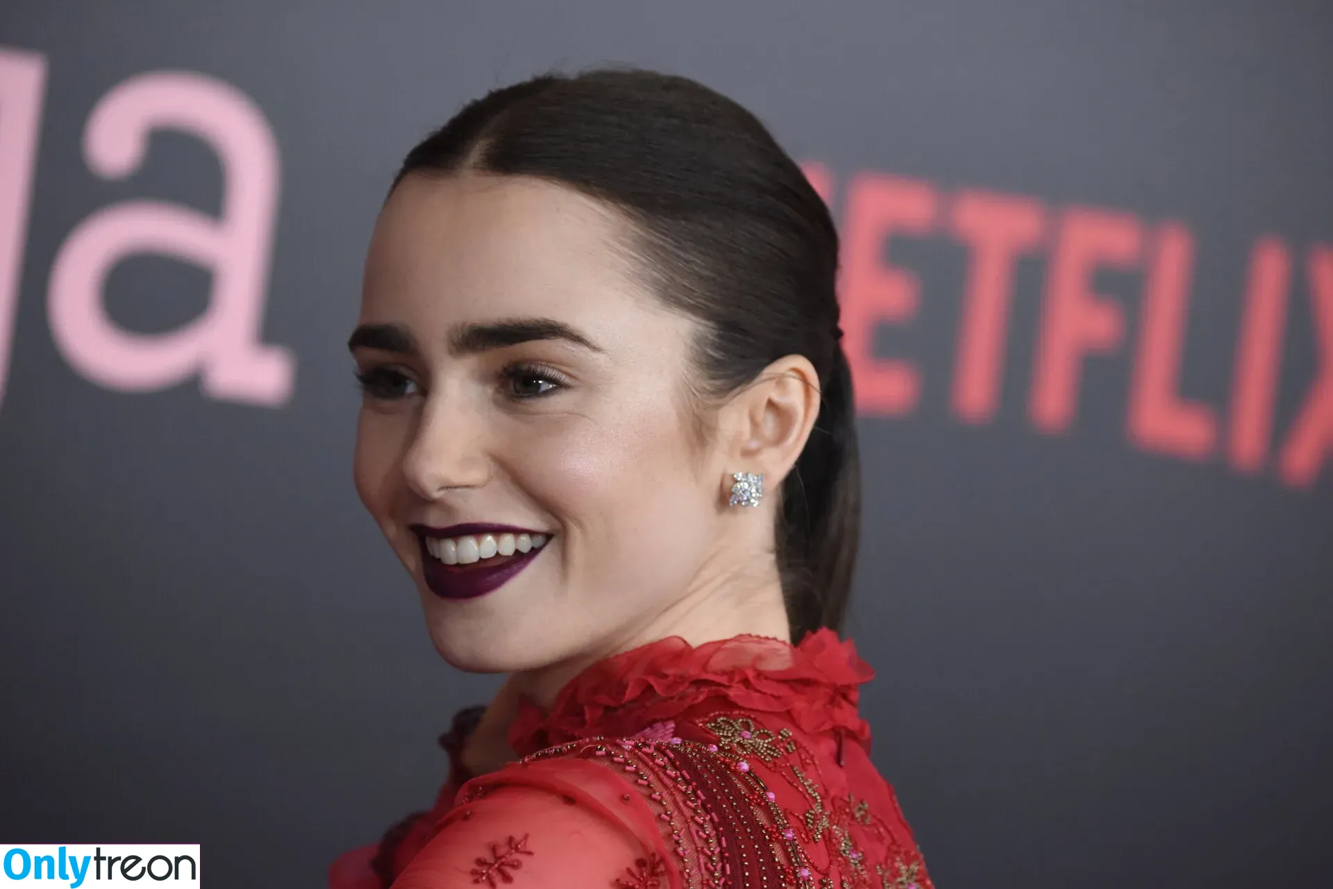 Lily Collins nude photo #0076 (lilyjcollins)