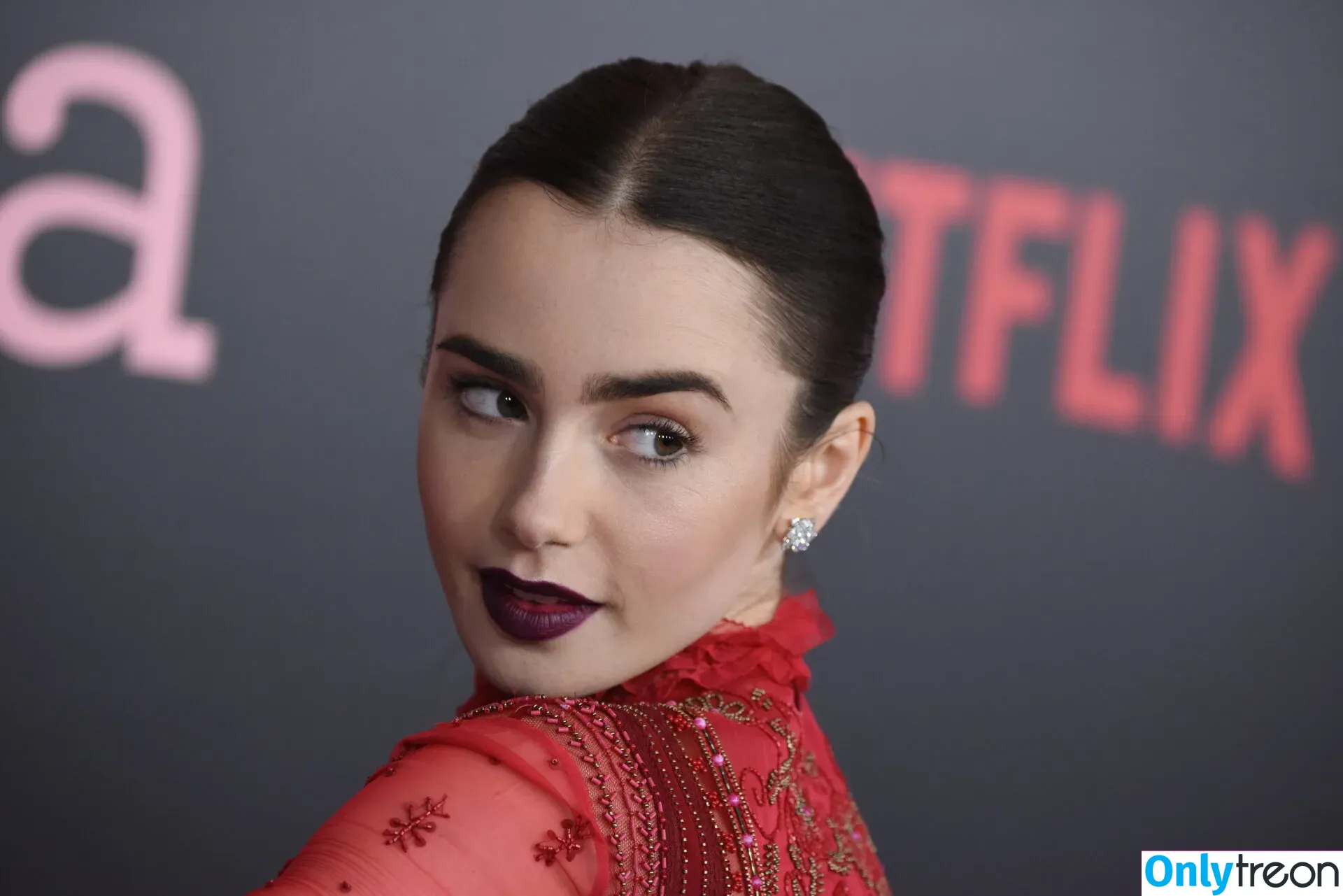 Lily Collins nude photo #0077 (lilyjcollins)
