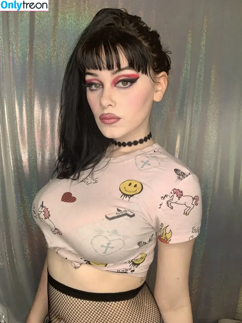 Lily Flood nude photo #0015 (_Stacys_Mom / cry_baby_brat / lilyflood / lilyflood0 / stacysgothmom / trentonflood)
