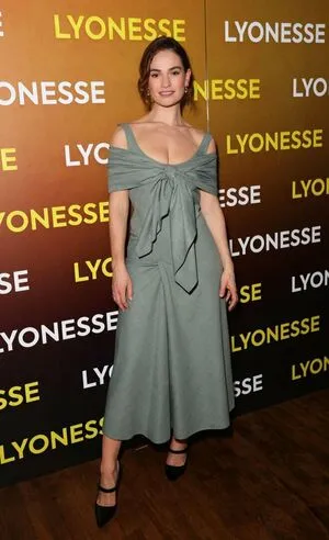 Lily James / lillyjames / lilyjamesofficial nude photo #0485