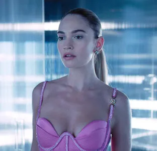 Lily James / lillyjames / lilyjamesofficial nude photo #0488
