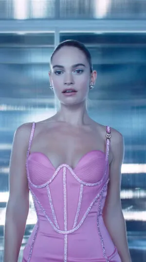 Lily James / lillyjames / lilyjamesofficial nude photo #0497