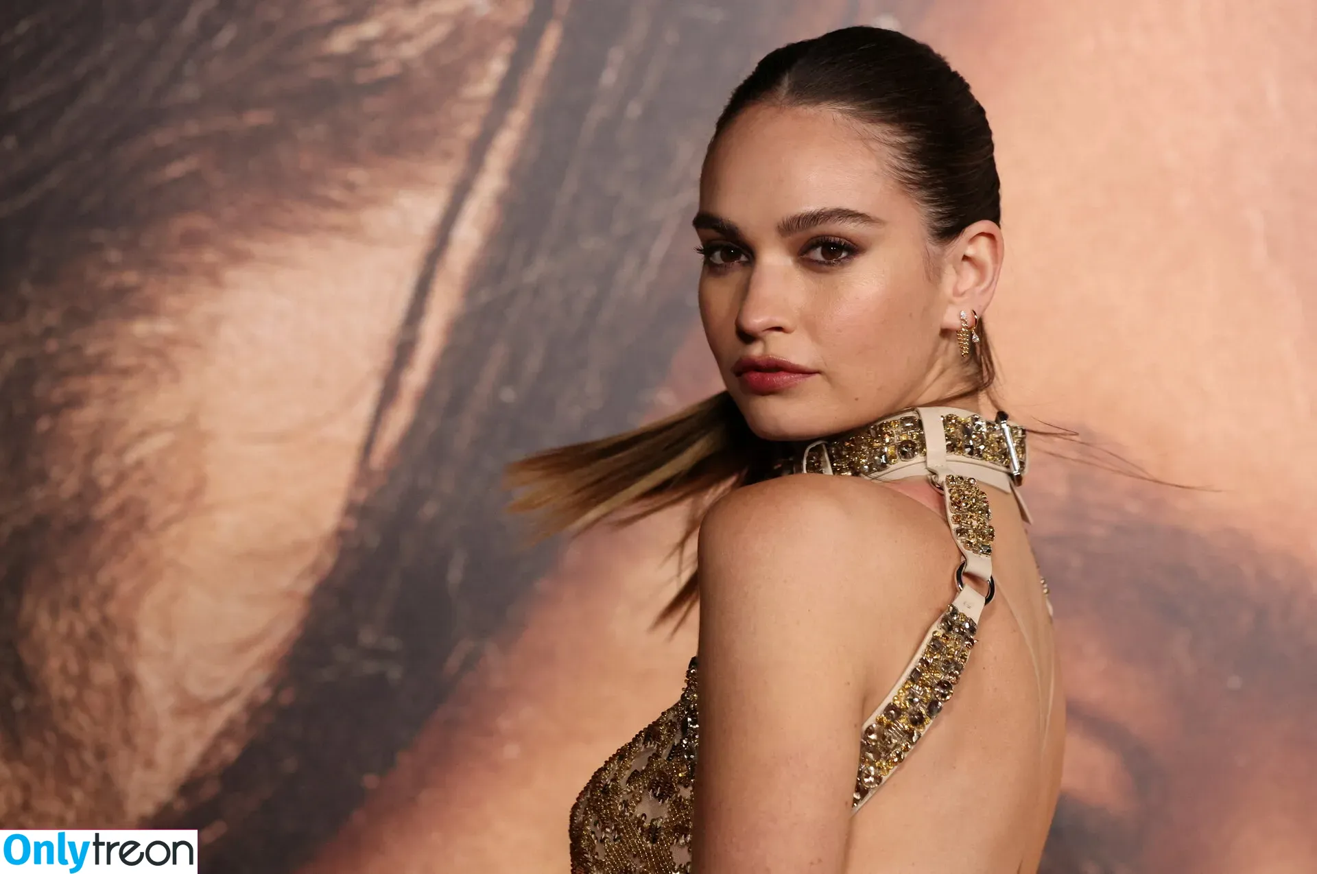 Lily James nude photo #0053 (lillyjames / lilyjamesofficial)