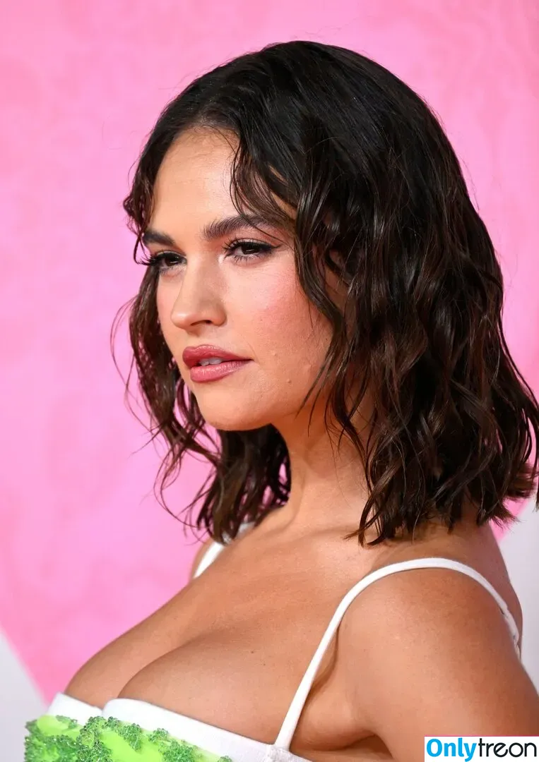 Lily James nude photo #0182 (lillyjames / lilyjamesofficial)