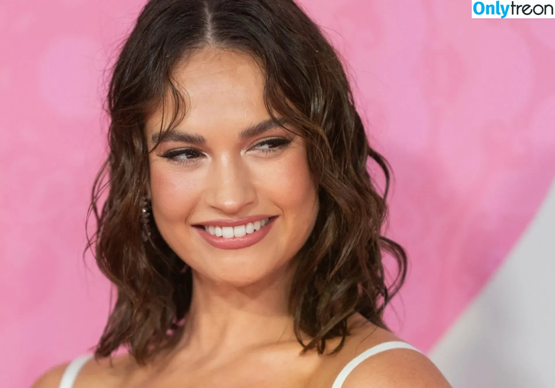 Lily James nude photo #0189 (lillyjames / lilyjamesofficial)