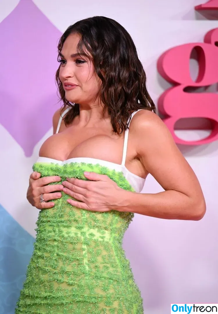 Lily James nude photo #0199 (lillyjames / lilyjamesofficial)