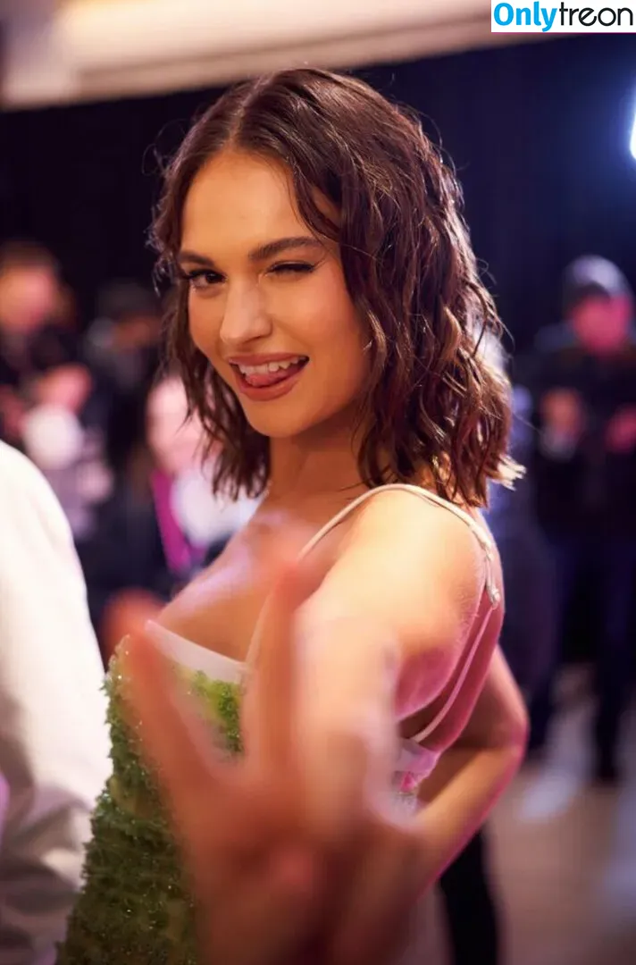 Lily James nude photo #0246 (lillyjames / lilyjamesofficial)