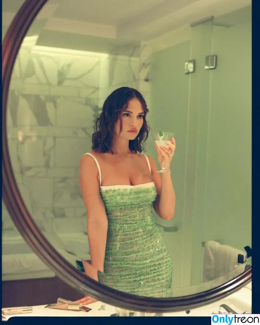 Lily James nude photo #0247 (lillyjames / lilyjamesofficial)