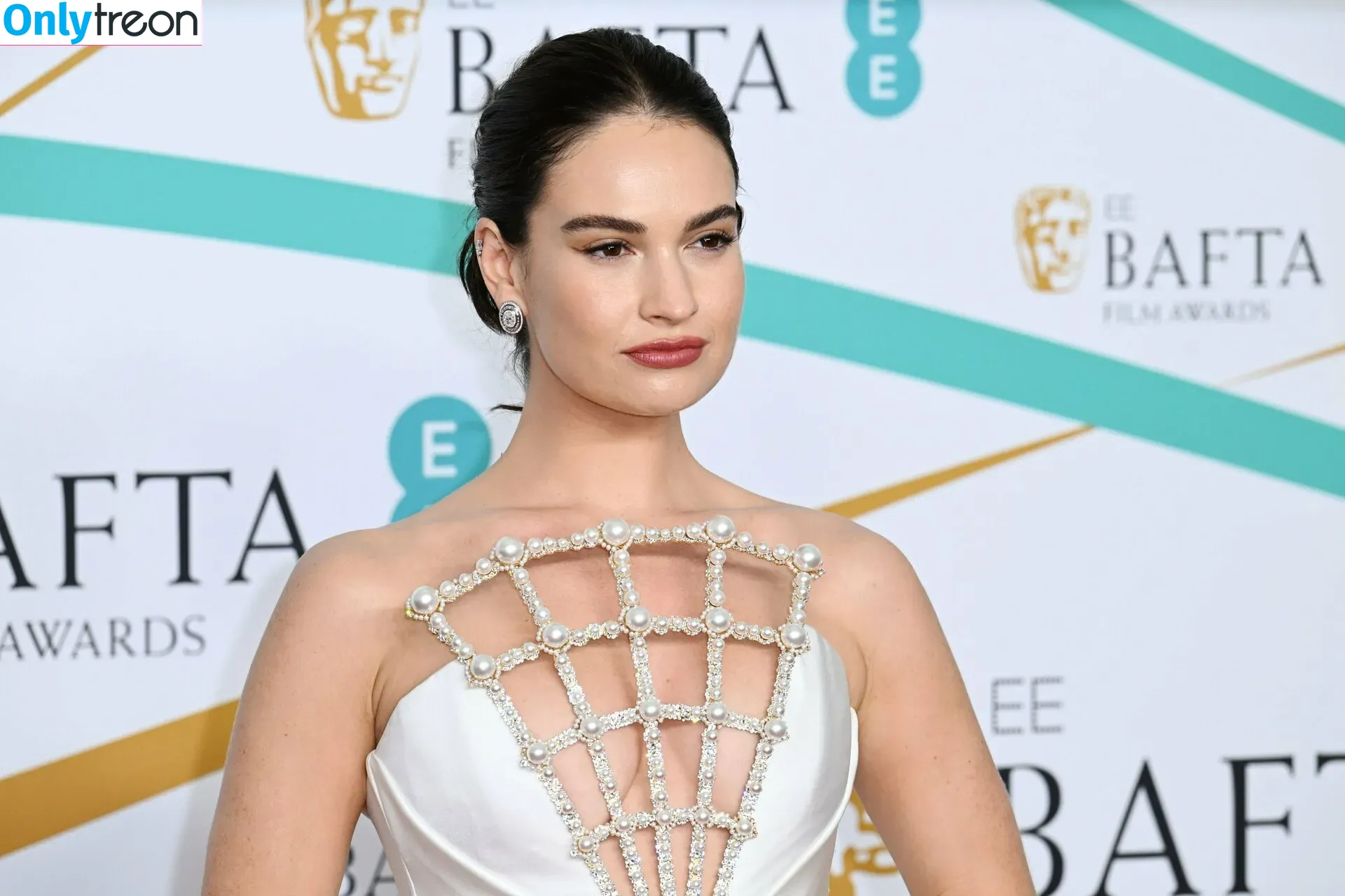 Lily James nude photo #0269 (lillyjames / lilyjamesofficial)