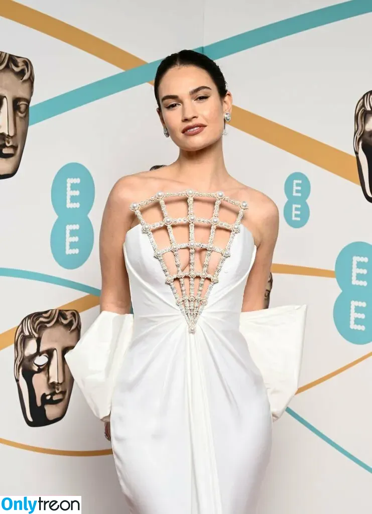 Lily James nude photo #0297 (lillyjames / lilyjamesofficial)