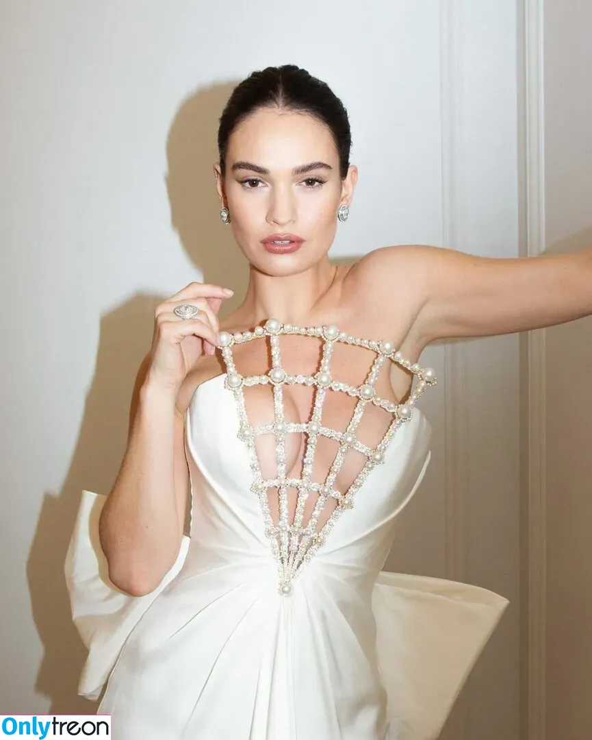 Lily James nude photo #0310 (lillyjames / lilyjamesofficial)