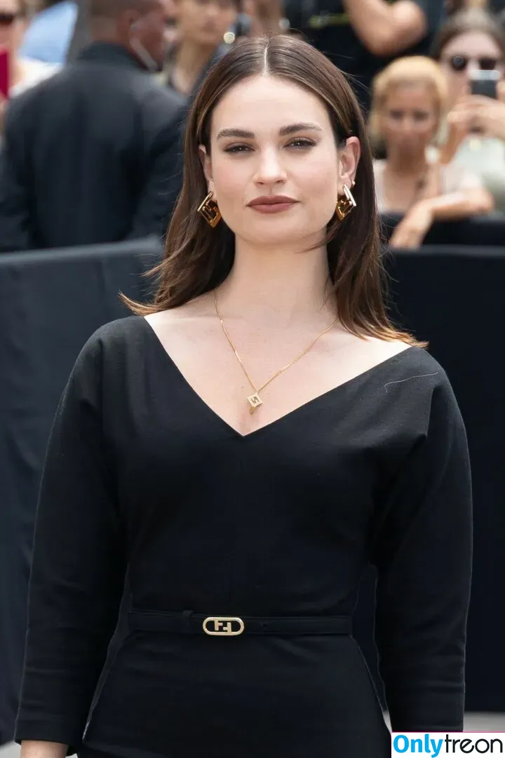 Lily James nude photo #0376 (lillyjames / lilyjamesofficial)