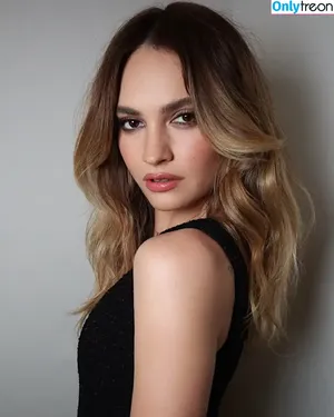 Lily James / lillyjames / lilyjamesofficial nude photo #1437