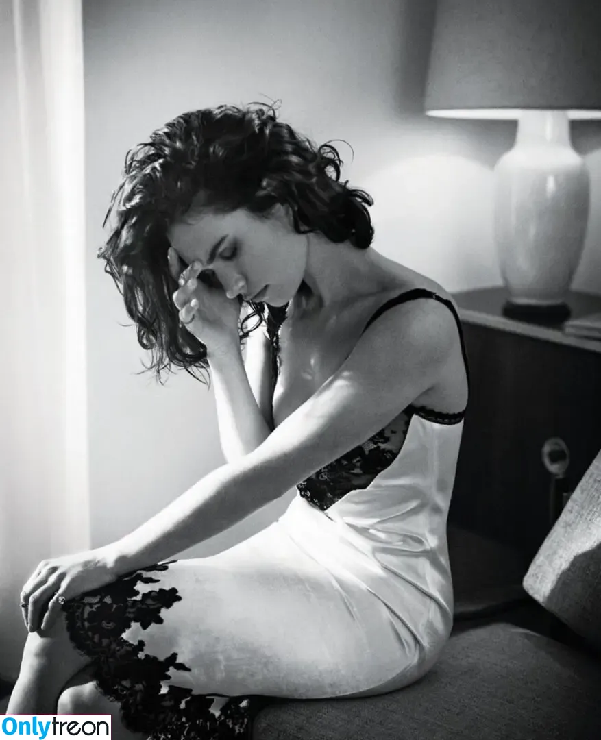 Lily James nude photo #1359 (lillyjames / lilyjamesofficial)