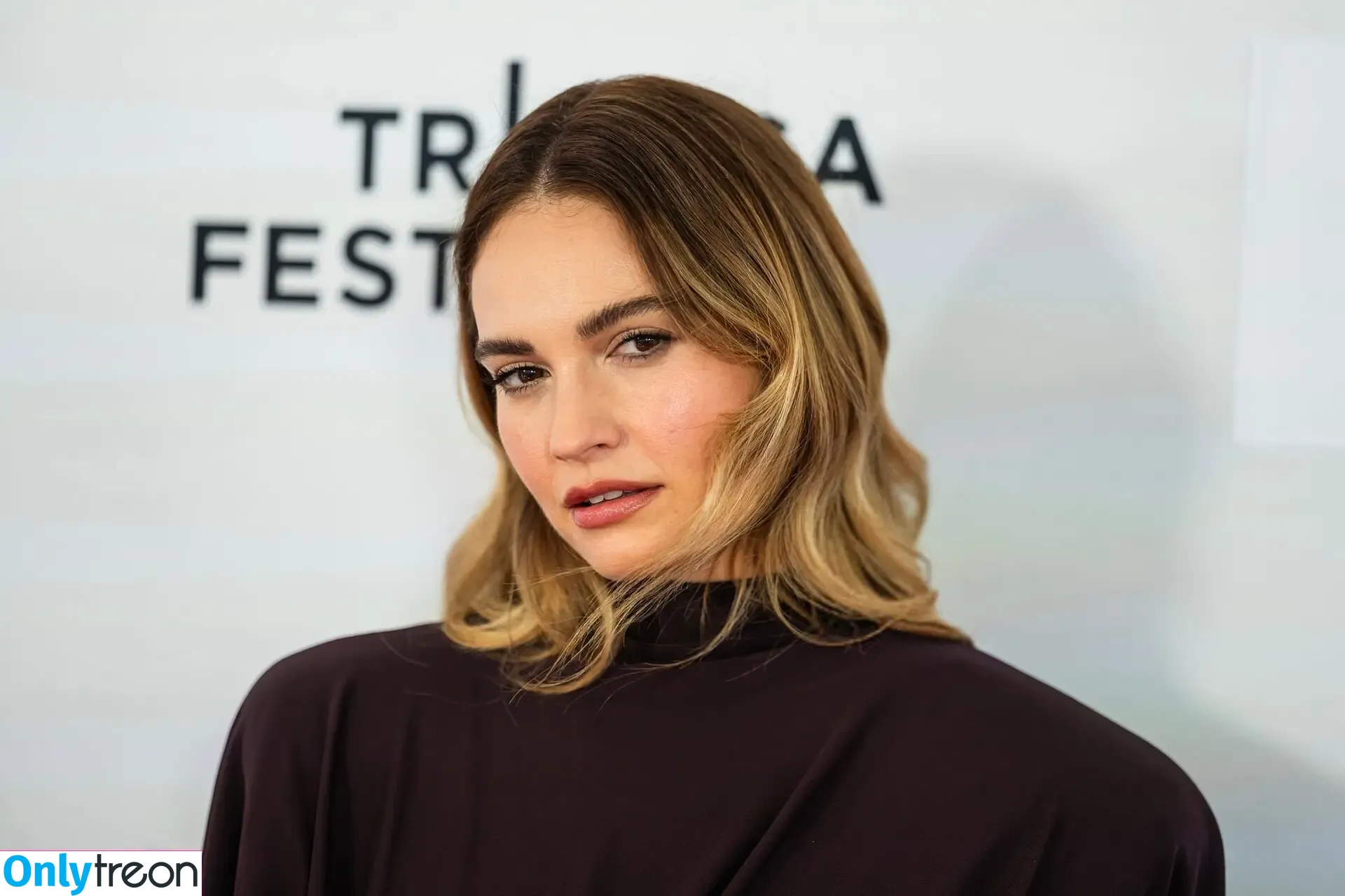 Lily James nude photo #1385 (lillyjames / lilyjamesofficial)