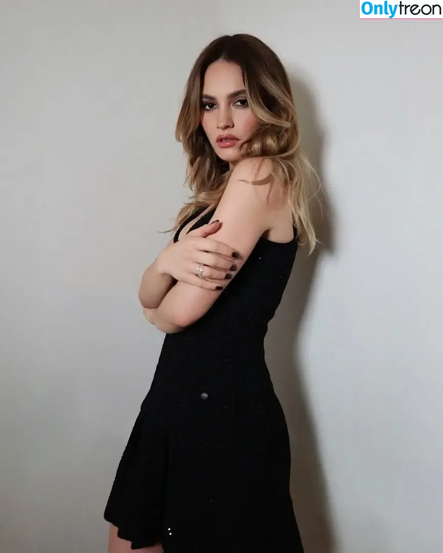 Lily James nude photo #1438 (lillyjames / lilyjamesofficial)