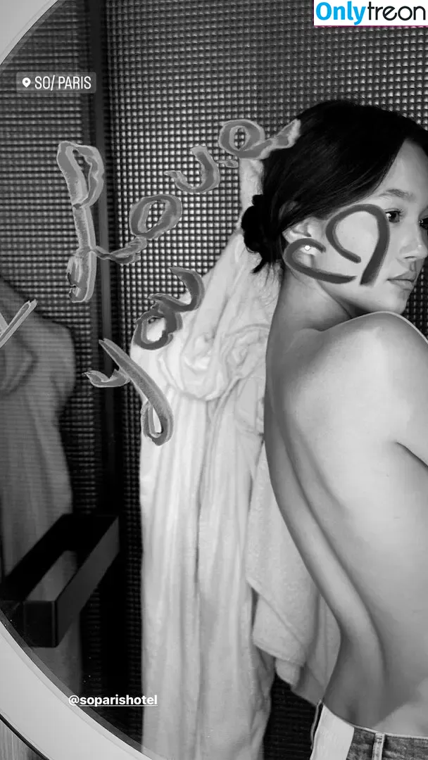 Lilychee nude photo #0902 (Lilychee)