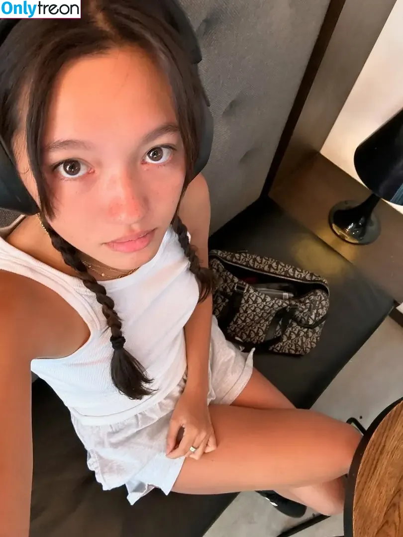 Lilychee nude photo #1776 (Lilychee)
