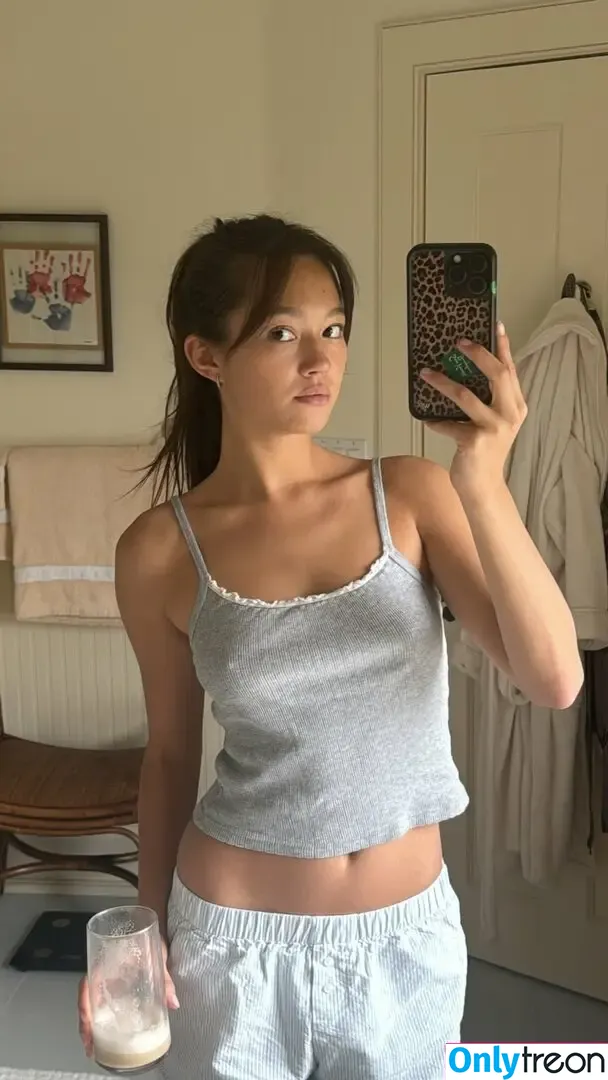 Lilychee nude photo #1778 (Lilychee)