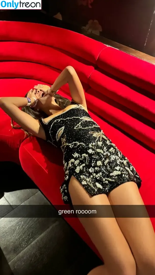 Lilychee nude photo #1815 (Lilychee)