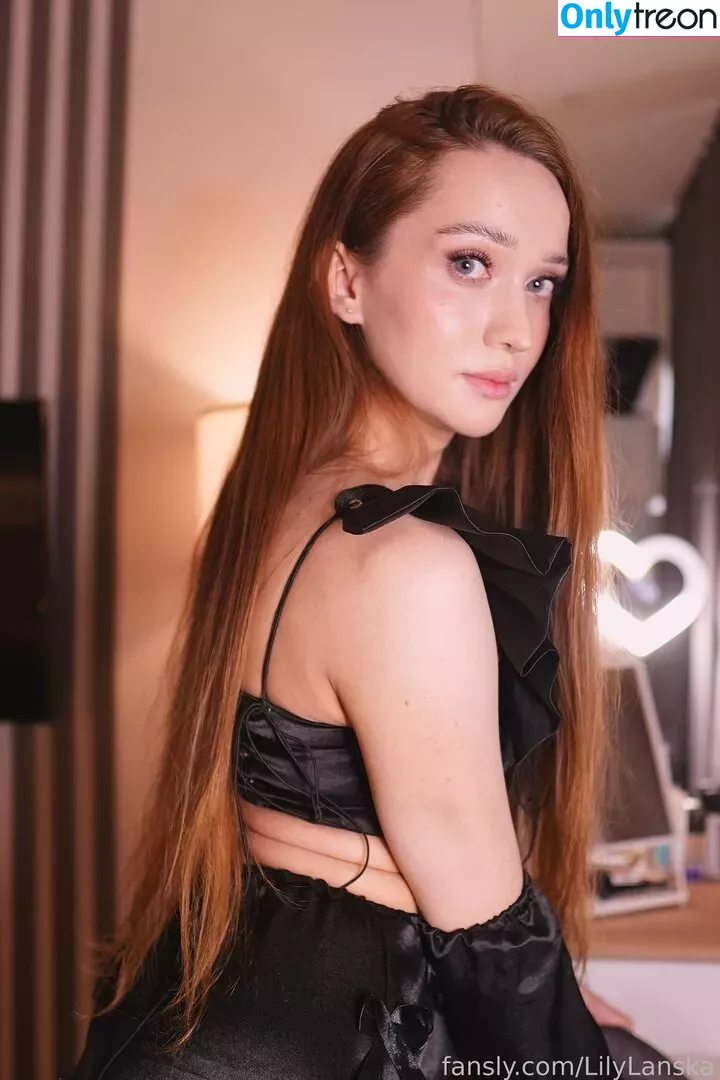 LilyLanska nude photo #0382 (Lilyeuphoria / lyalikka)