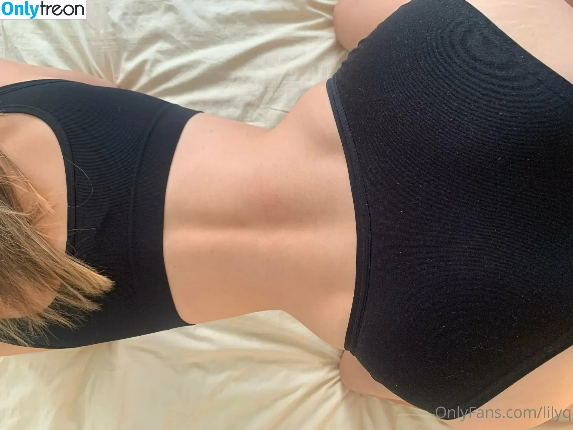 lilyq nude photo #0008 (lilyq528)