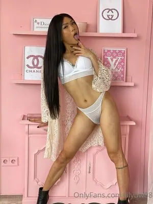 lilyuw88 / ts_lilyuw88 nude photo #0140