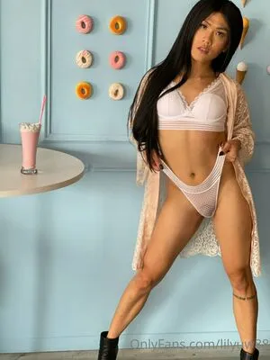 lilyuw88 / ts_lilyuw88 nude photo #0213