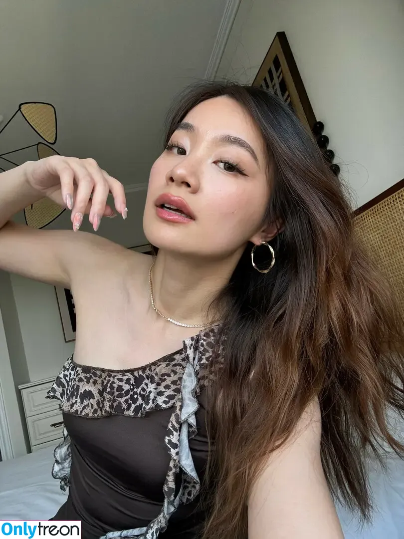 Lin ASMR nude photo #0073 (linlinasmr)