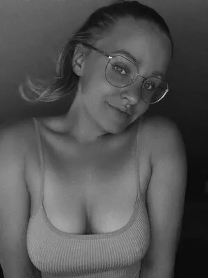 Lina-Klein / Lina Klein / LinaKlein2000 / MDH / official_linaklein nude photo #0004