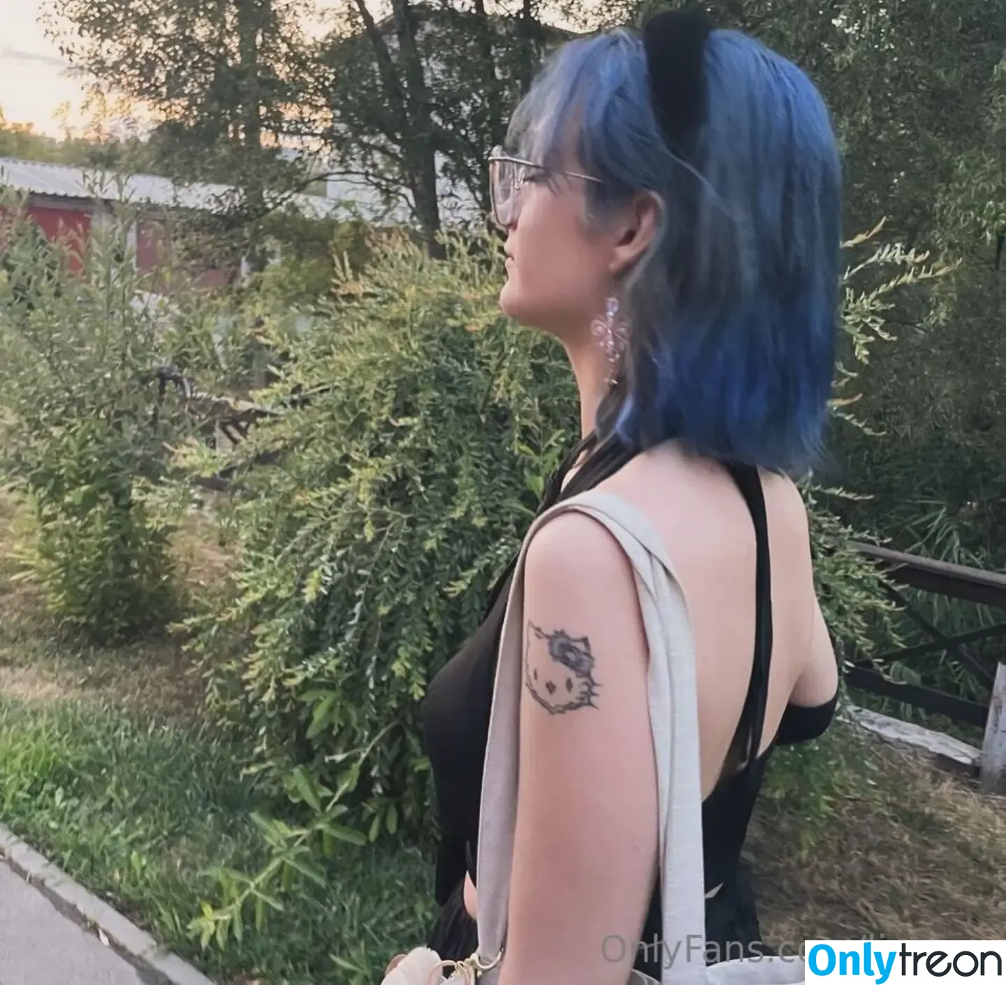 Lina18yo nude photo #0002 (linag1801 / linaura)
