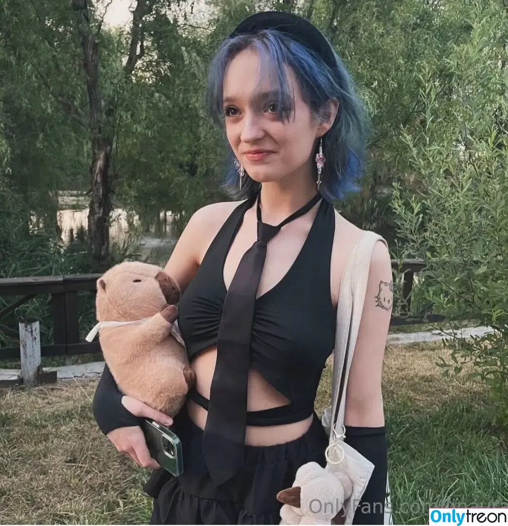 Lina18yo nude photo #0004 (linag1801 / linaura)