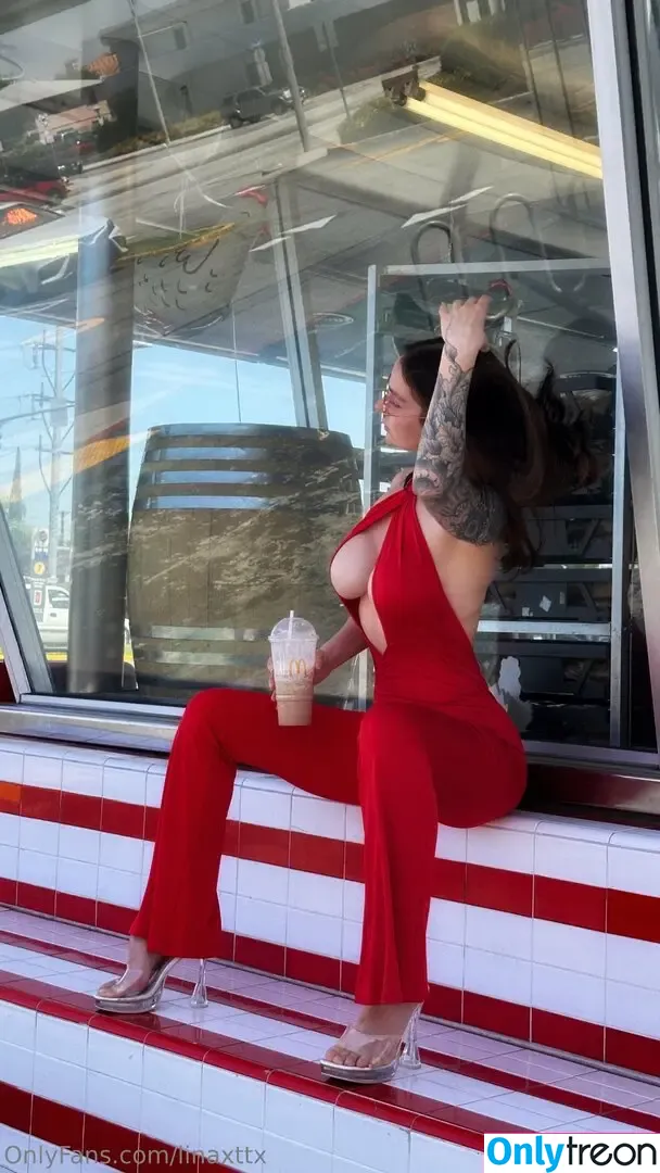 LinaXTTX nude photo #0037 (LinaXTTX)