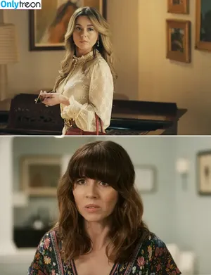 Linda Cardellini / lindacardellini nude photo #0065