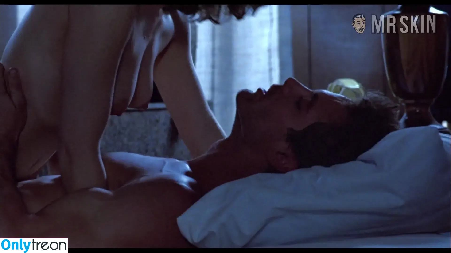 Linda Hamilton nude photo #0006 (linda.c.hamilton)