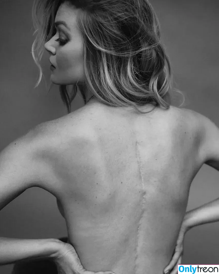Lindsay Ellingson nude photo #0002 (lindsellingson)