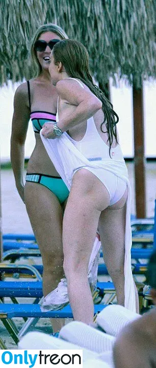 Lindsay Lohan nude photo #0100 (lindsaylohan / lindsaylohan201)