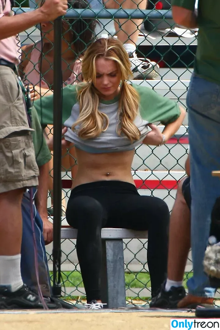 Lindsay Lohan nude photo #0120 (lindsaylohan / lindsaylohan201)